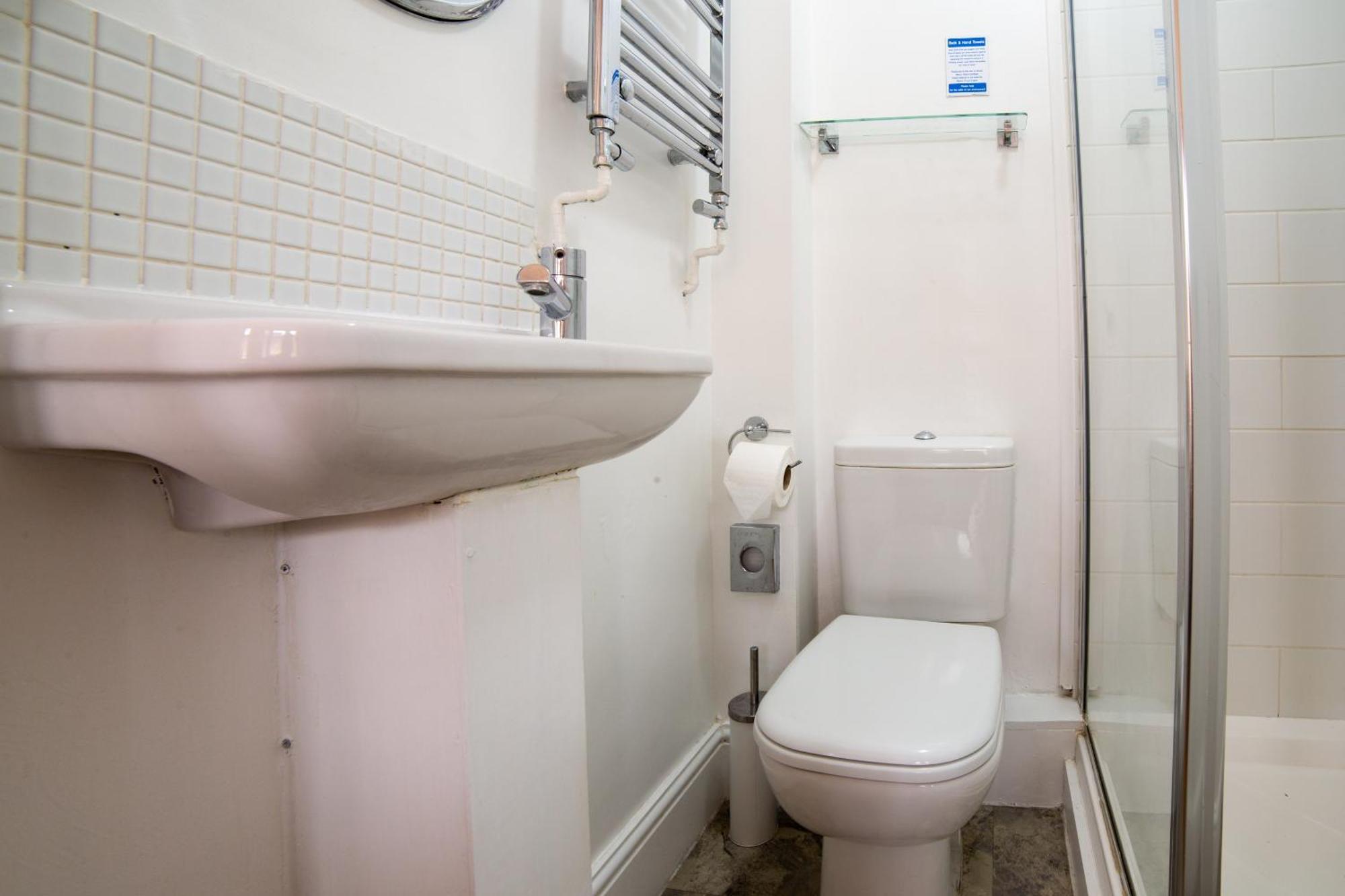 Oyo Lina Guest House Oxford Buitenkant foto